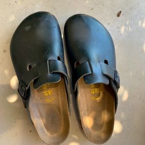 Black clogs Birkenstock’s size 41